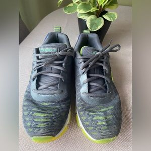 Skechers runners